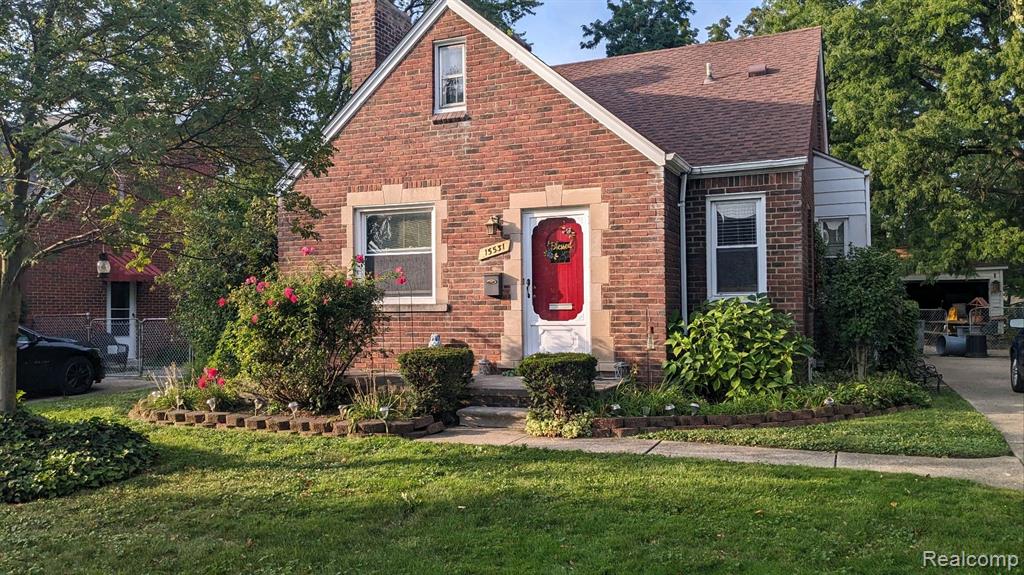 Deerfield Ave, Eastpointe, MI 48021