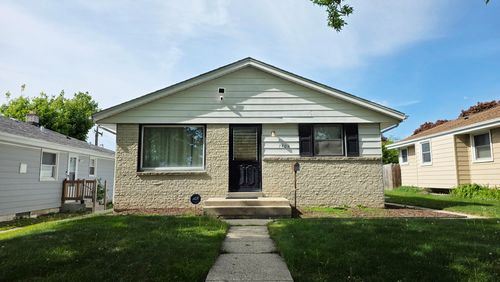 7408 W Carmen Ave, Milwaukee, WI, 53218-2238 | Card Image