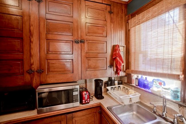 2032 - 2030 Maple St, Home with 6 bedrooms, 4 bathrooms and 6 parking in Three Rivers MA | Image 16