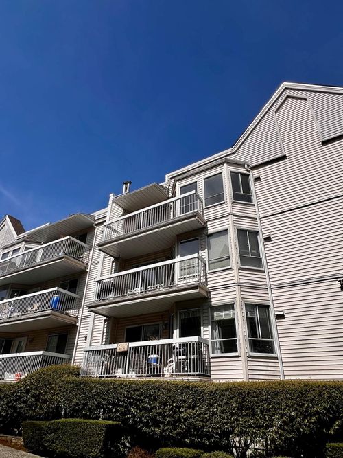 313-9299 121 St, Surrey, BC, V3V7X8 | Card Image