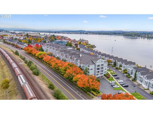 212-520 Se Columbia River Dr, Vancouver, WA, 98661-8031 | Card Image