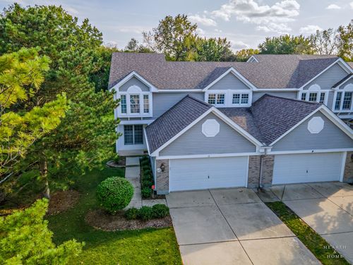 645 Kendallwood Ct, Crystal Lake, IL, 60014-8450 | Card Image