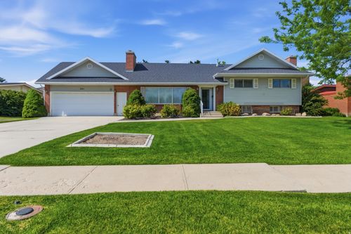 221 E 800 N, Tremonton, UT, 84337-1020 | Card Image