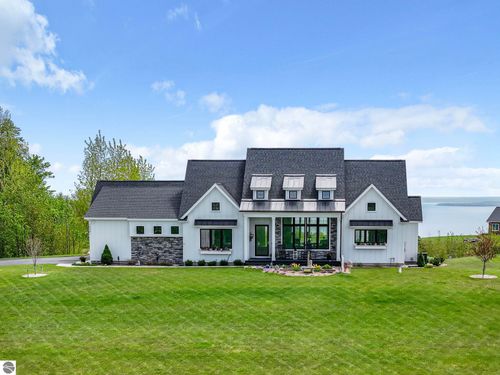10041 E John Michael Dr, Suttons Bay, MI, 49682-9237 | Card Image