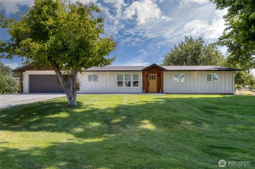 939 Stanley Dr, College Place, WA, 99324-1453 | Card Image