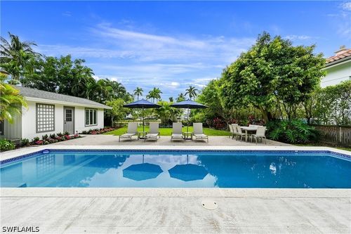 134 16th Ave S, Naples, FL, 34102-7400 | Card Image