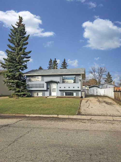 9256 111 Ave, Grande Prairie, AB, T8V3G2 | Card Image
