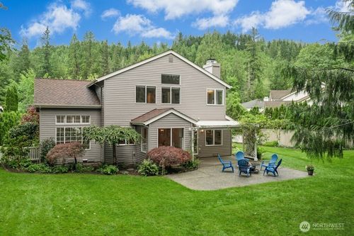 33045 Ne 43rd Pl, Carnation, WA, 98014-8702 | Card Image