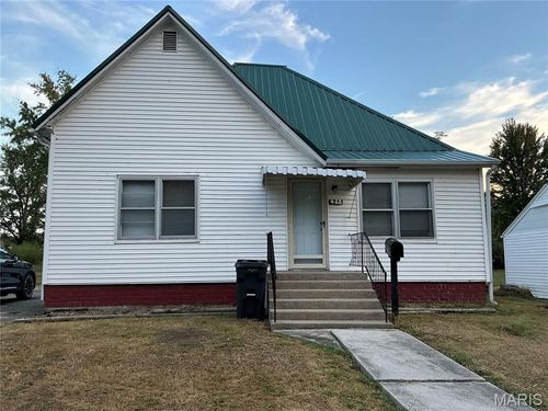 428 Woodland Ave, Moberly, MO, 65270-2234 | Card Image