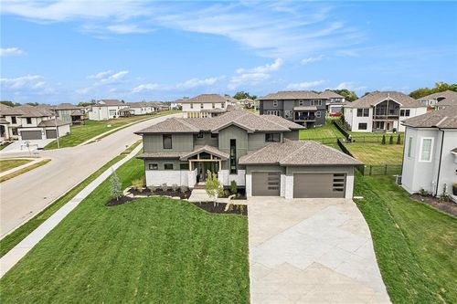 3205 Sw Saddelbred Ter, Lee's Summit, MO, 64082-2223 | Card Image