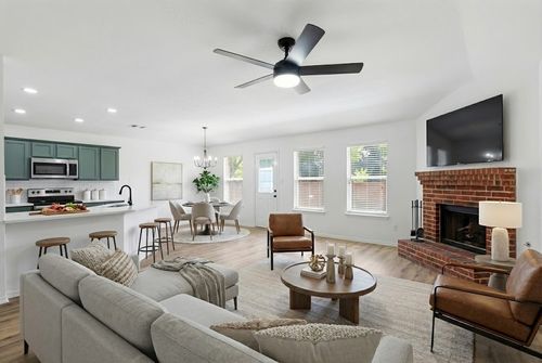 215 Willow Creek Ln, Terrell, TX, 75160-5145 | Card Image