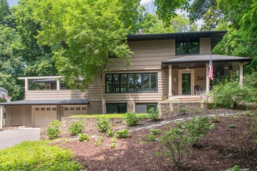 243 Bushaway Rd, Wayzata, MN, 55391-1906 | Card Image