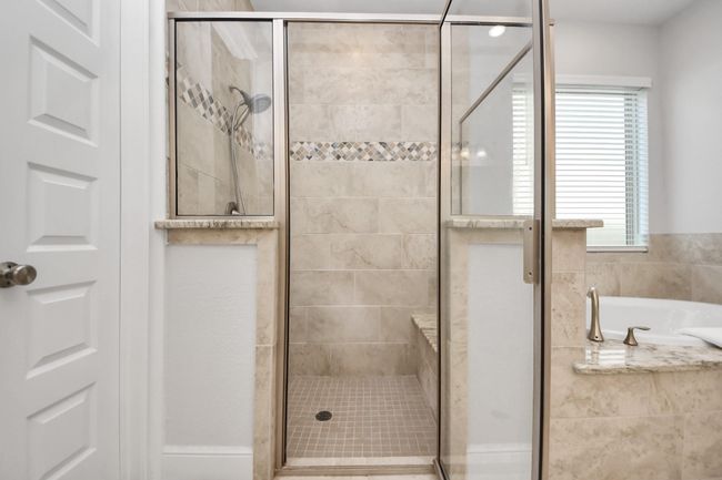Standing shower | Image 32