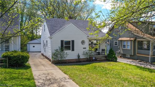 14902 James Ave, Maple Heights, OH, 44137-4122 | Card Image
