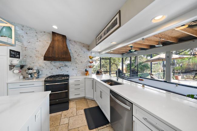 556 Sw Rustic Cir, House other with 3 bedrooms, 2 bathrooms and null parking in Stuart FL | Image 22