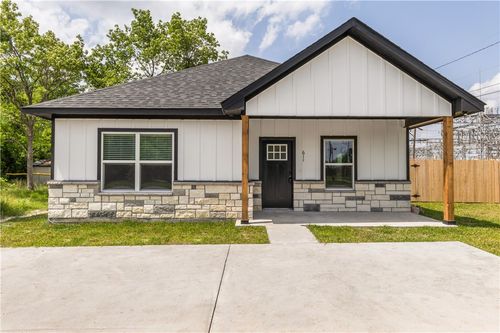 611 Levy St, Navasota, TX, 77868 | Card Image
