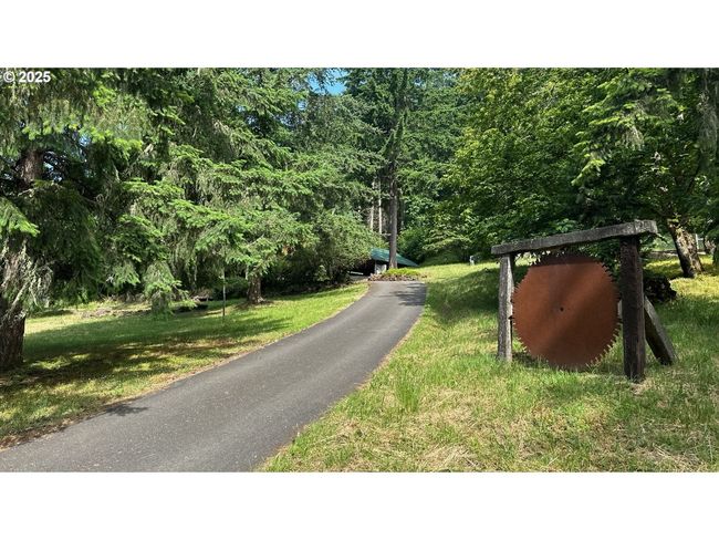 86561 R R Baker Rd, House other with 3 bedrooms, 3 bathrooms and 2 parking in Springfield OR | Image 43