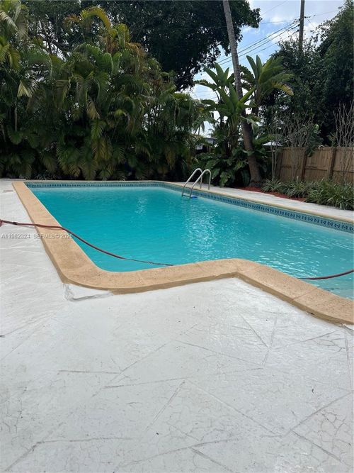 1400 Ne 175th St, North Miami Beach, FL, 33162-1357 | Card Image