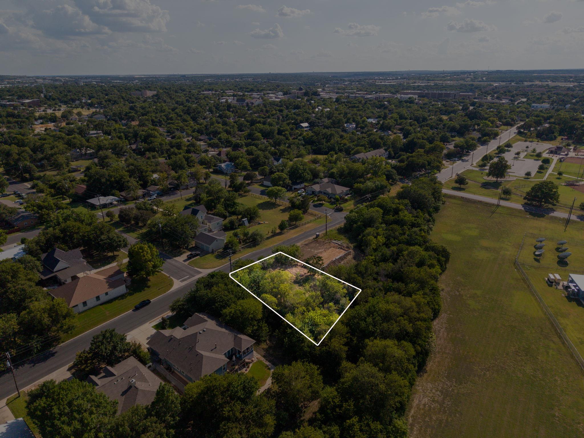 Land in Georgetown
