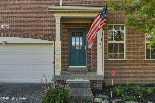 11400 Fenimore Ridge Dr, Louisville, KY, 40229-6410 | Card Image