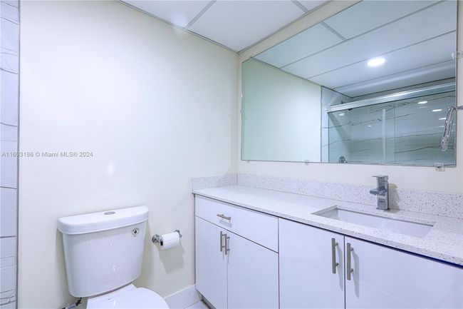 APT-117 - 200 177 Th Dr, Condo with 1 bedrooms, 1 bathrooms and null parking in Sunny Isles Beach FL | Image 13