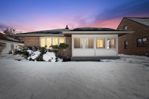 3324 N 94th St, Milwaukee, WI, 53222-3521 | Card Image