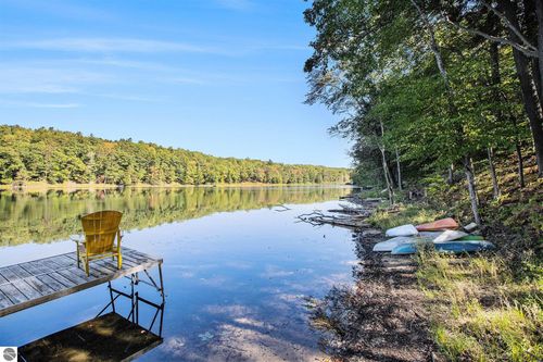 16602 Acorn Rdg, Beulah, MI, 49617-9558 | Card Image