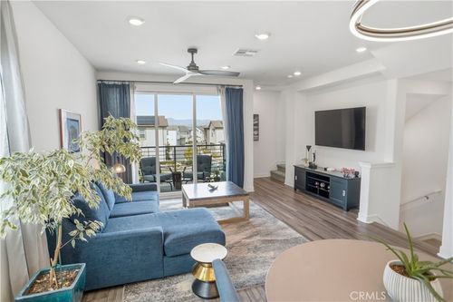 27465 Chamise Pl, Valencia, CA, 91381-2135 | Card Image
