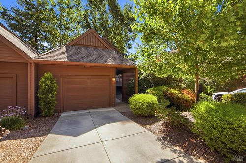 3306 Parker Hill Rd, Santa Rosa, CA, 95404-1733 | Card Image