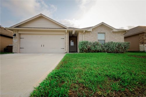 7722 Lariat Toss Dr, Corpus Christi, TX, 78414-1428 | Card Image