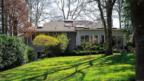 1610 Sonria Pl, Victoria, BC, V8P1P4 | Card Image