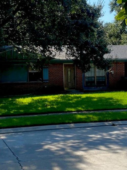 1325 Greenlawn Dr, Slidell, LA, 70460-2505 | Card Image