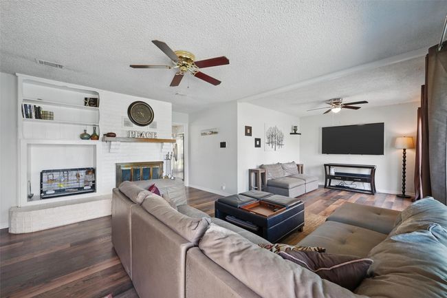 501 Cortes St, House other with 5 bedrooms, 3 bathrooms and null parking in Krugerville TX | Image 5