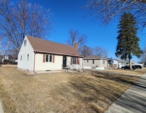 732 6th Ave Sw, Pipestone, MN, 56164-1027 | Card Image