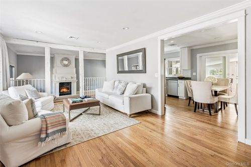 66 School St, Hampton Bays, NY, 11946-2658 | Card Image