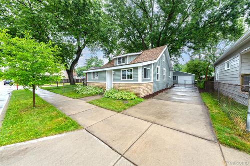 313 W Harwood Ave, Madison Heights, MI, 48071-3937 | Card Image