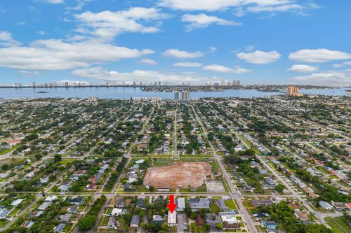 apt-7-233 7th Ct, Lake Park, FL, 33403-3243 | Card Image