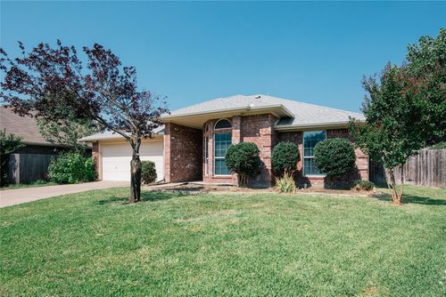 3911 Canton Ct, Denton, TX, 76208-7570 | Card Image