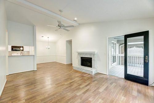 529 Warm Springs Cir, Roswell, GA, 30075-4972 | Card Image
