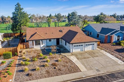 580 Yellowstone Dr, Vacaville, CA, 95687-3428 | Card Image