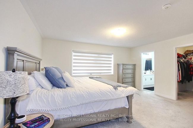 16 Dolucci Cres, House other with 4 bedrooms, 3 bathrooms and 2 parking in Brampton ON | Image 5