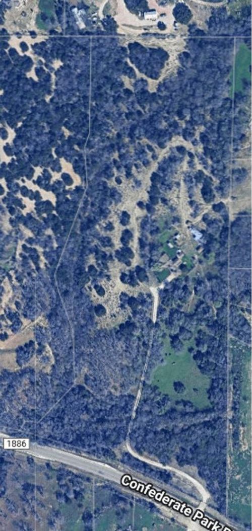7040 Confederate Park Rd, Lakeside, TX, 76108-9308 | Card Image