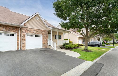 7 Pond Circle, Brookhaven, NY, 11766 | Card Image