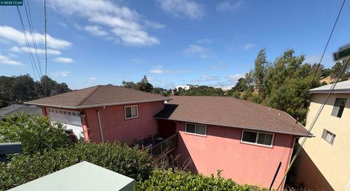 9501 Castlewood St, Oakland, CA, 94605-4417 | Card Image