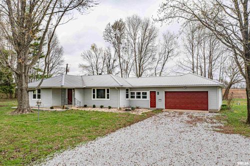 1108 N Main St, Dix, IL, 62830-1520 | Card Image