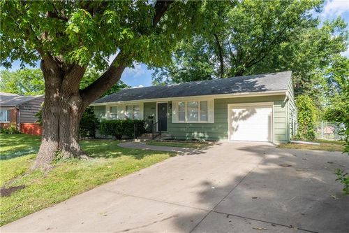 2901 N Spring St, Independence, MO, 64050-1252 | Card Image