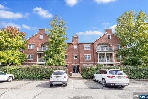1211 Tenakill Park W, Cresskill, NJ, 07626-2013 | Card Image