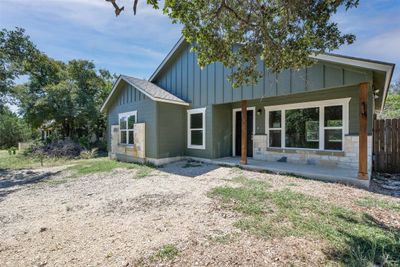 466 Twin Elm Drive, House other with 3 bedrooms, 2 bathrooms and null parking in Canyon Lake TX | Image 2