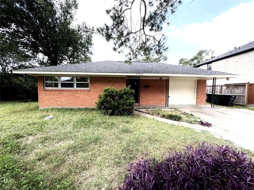 7905 Turquoise Ln, Houston, TX, 77055-1516 | Card Image