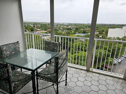 1011-3850 Washington St, Hollywood, FL, 33021-7356 | Card Image